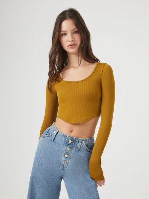 Seamless Curved-Hem Crop Top