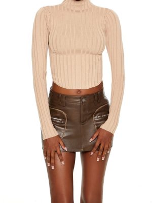 Ribbed Lettuce-Edge Crop Top